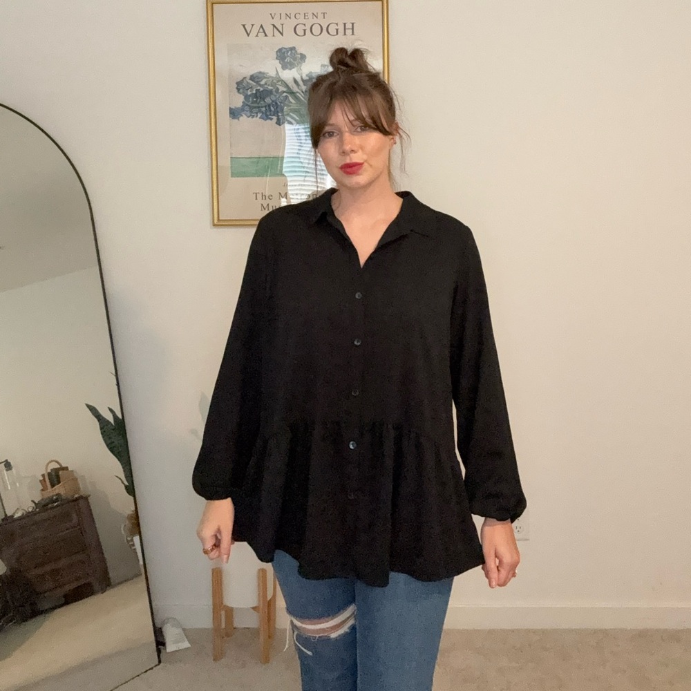 LOGO by Lori Goldstein Black Button Front Peplum Blouse – Size Large
